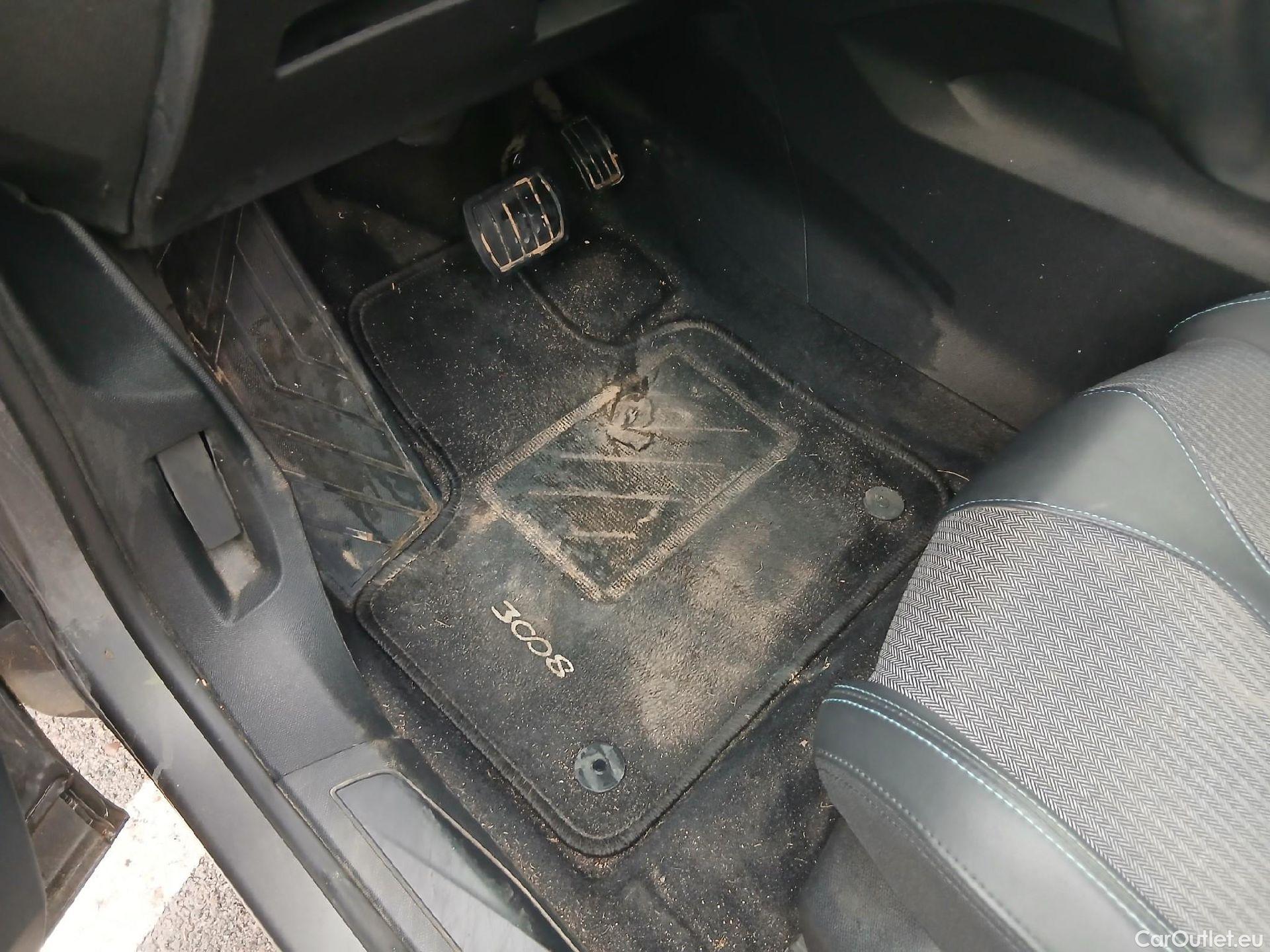  Peugeot  3008 PEUGEOT  Hybrid / 2020 / 5P / todoterreno 225 e-EAT8 Allure Pack #1