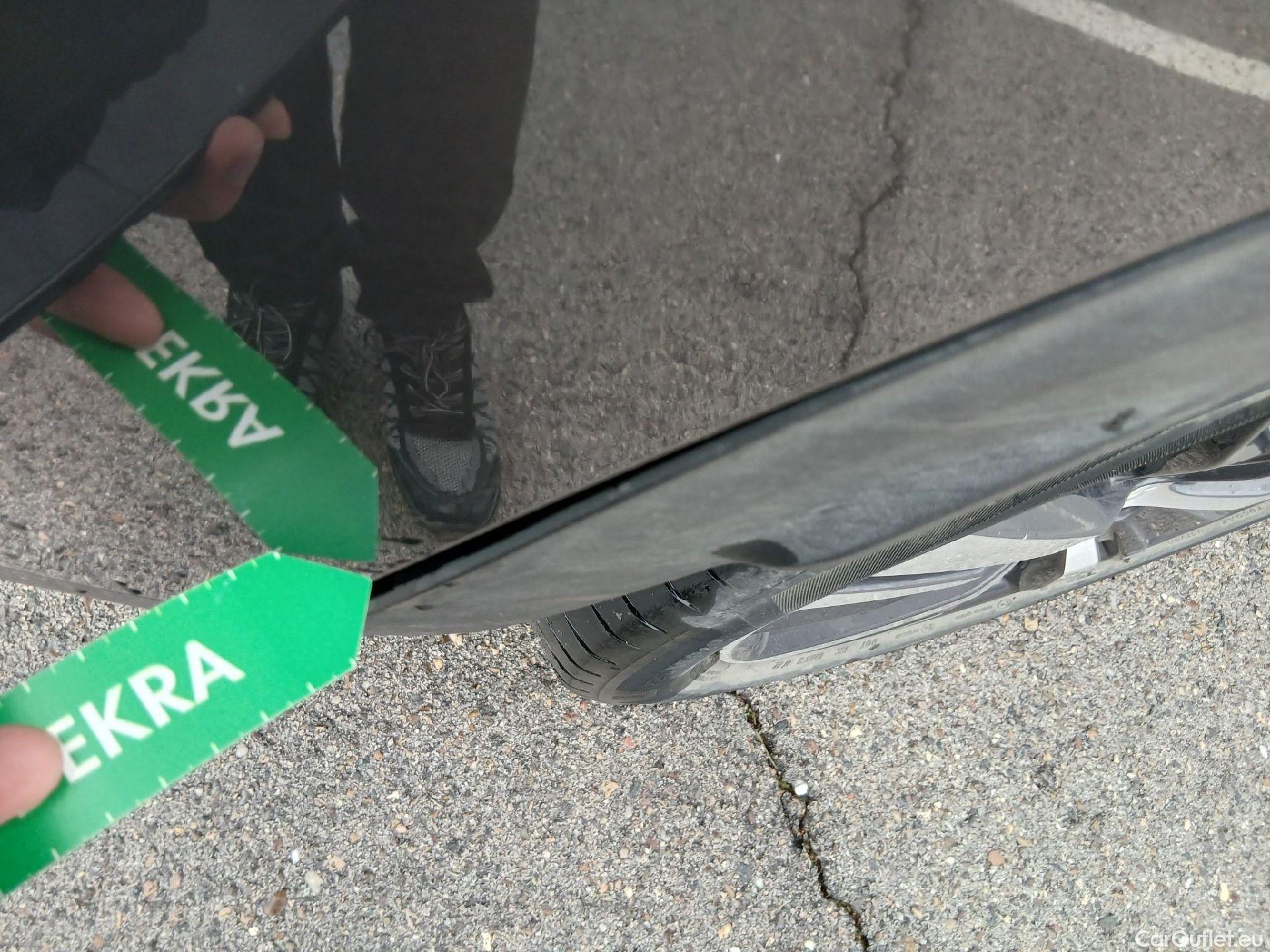  Peugeot  3008 PEUGEOT  Hybrid / 2020 / 5P / todoterreno 225 e-EAT8 Allure Pack #25