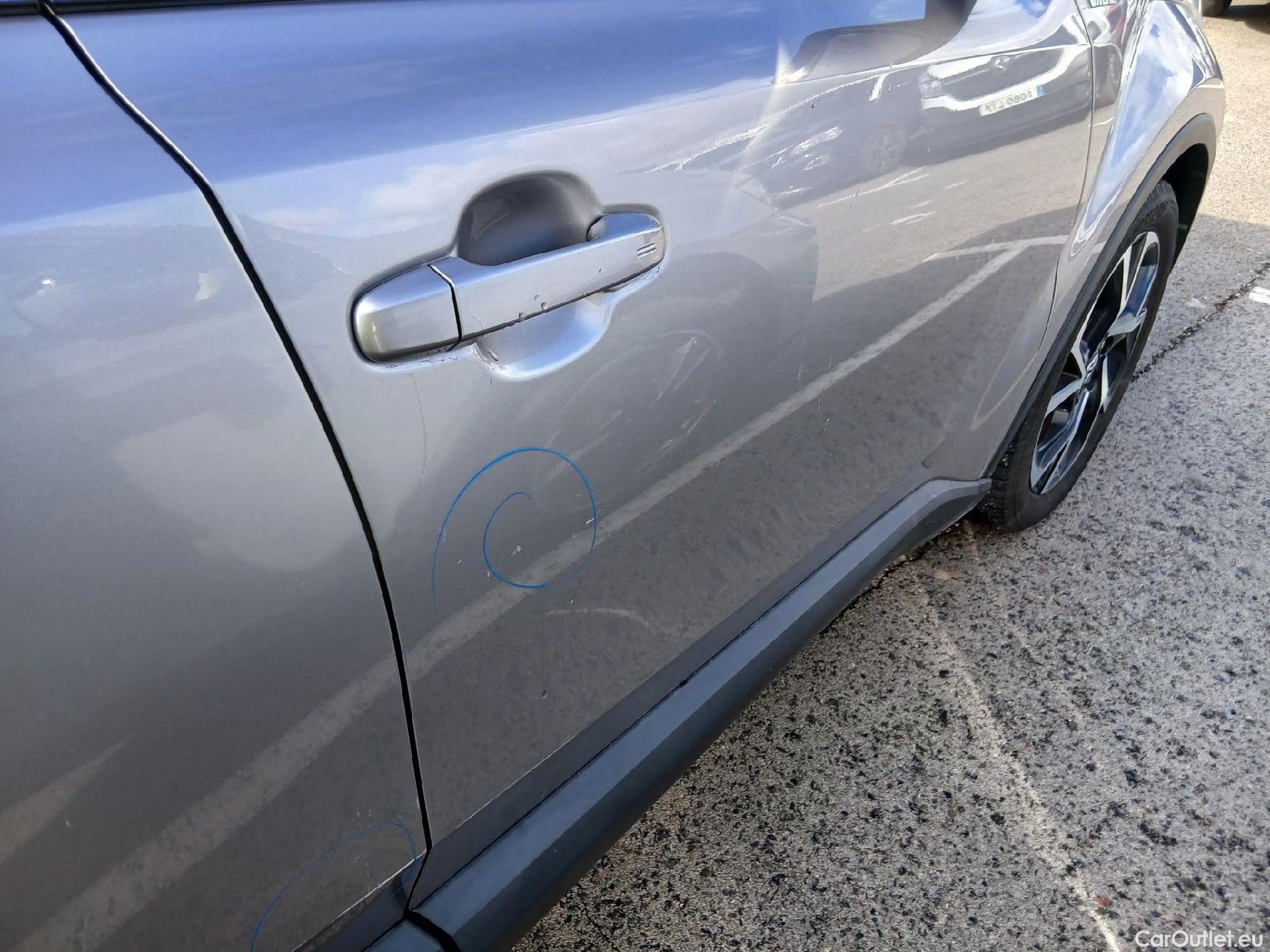  Toyota  C-HR TOYOTA  / 2016 / 5P / todoterreno 1.8 125H Advance (CX) #32