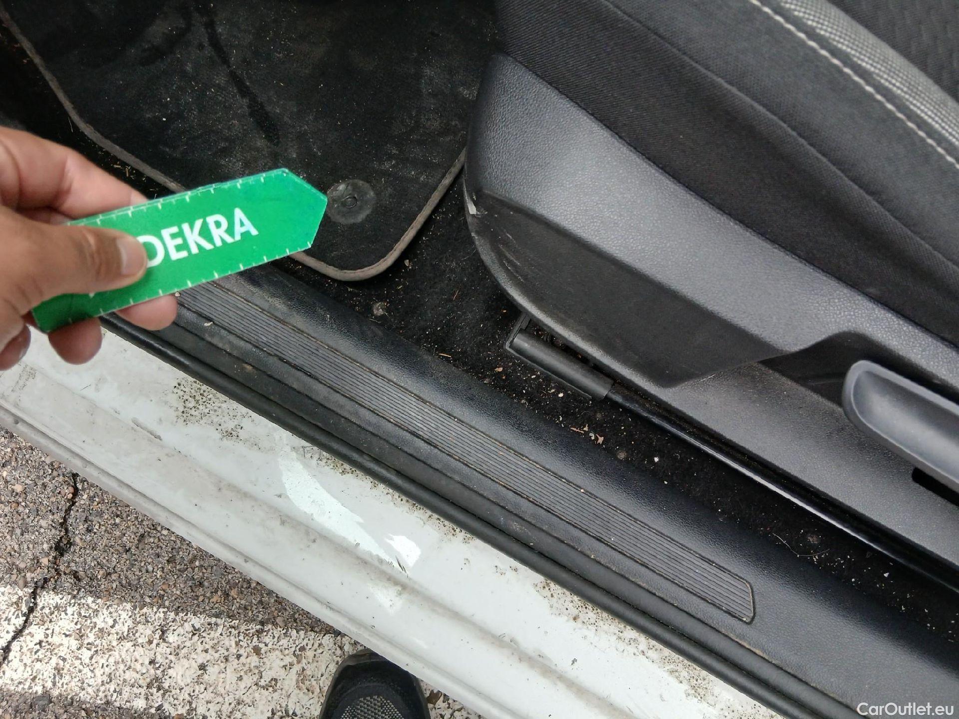  Volkswagen  Polo VOLKSWAGEN  / 2021 / 5P / berlina con portón Life 1.0 TSI 70kW (95CV) #2