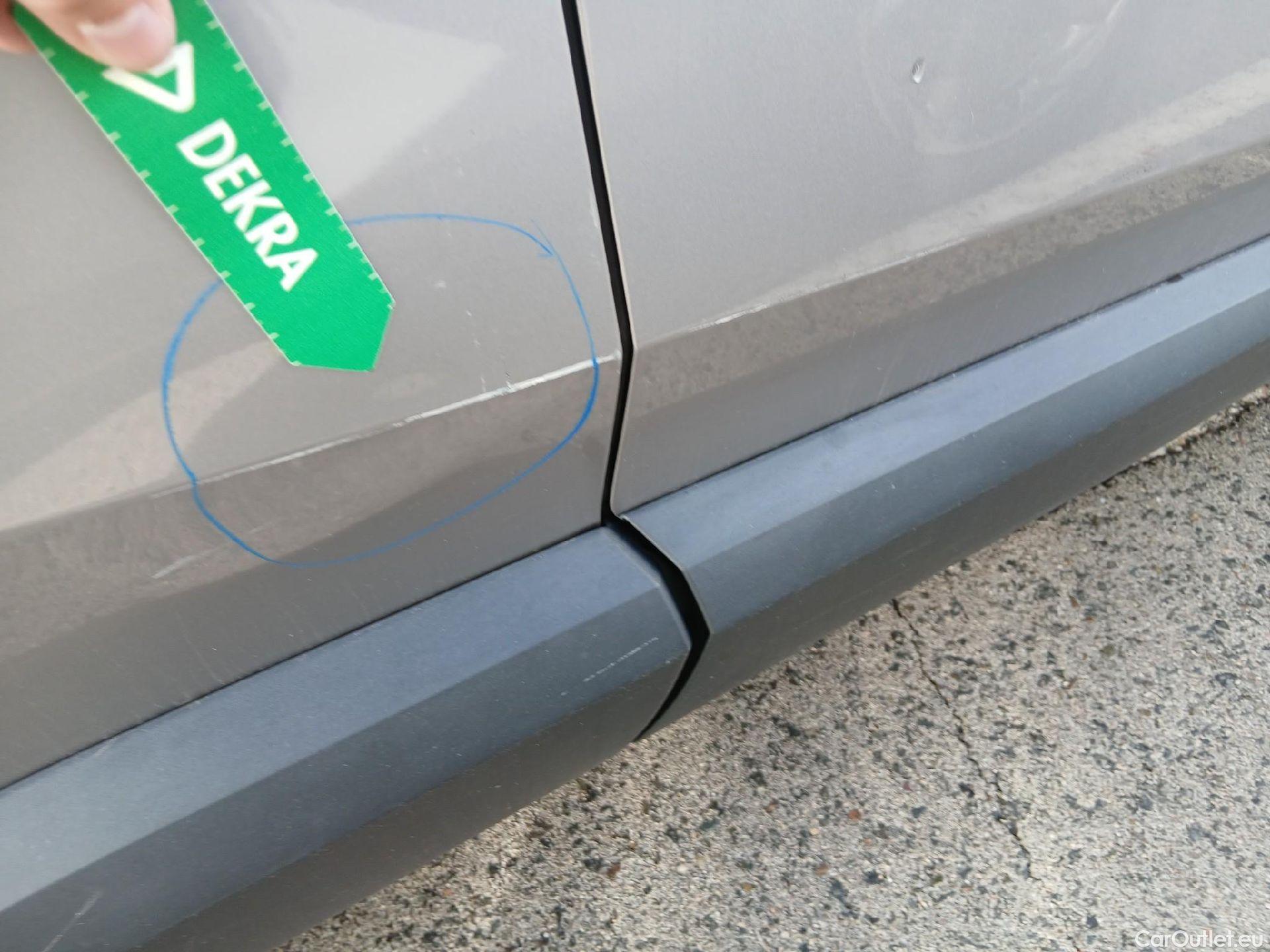  Toyota  C-HR TOYOTA  / 2016 / 5P / todoterreno 1.8 125H Advance (CX) #28