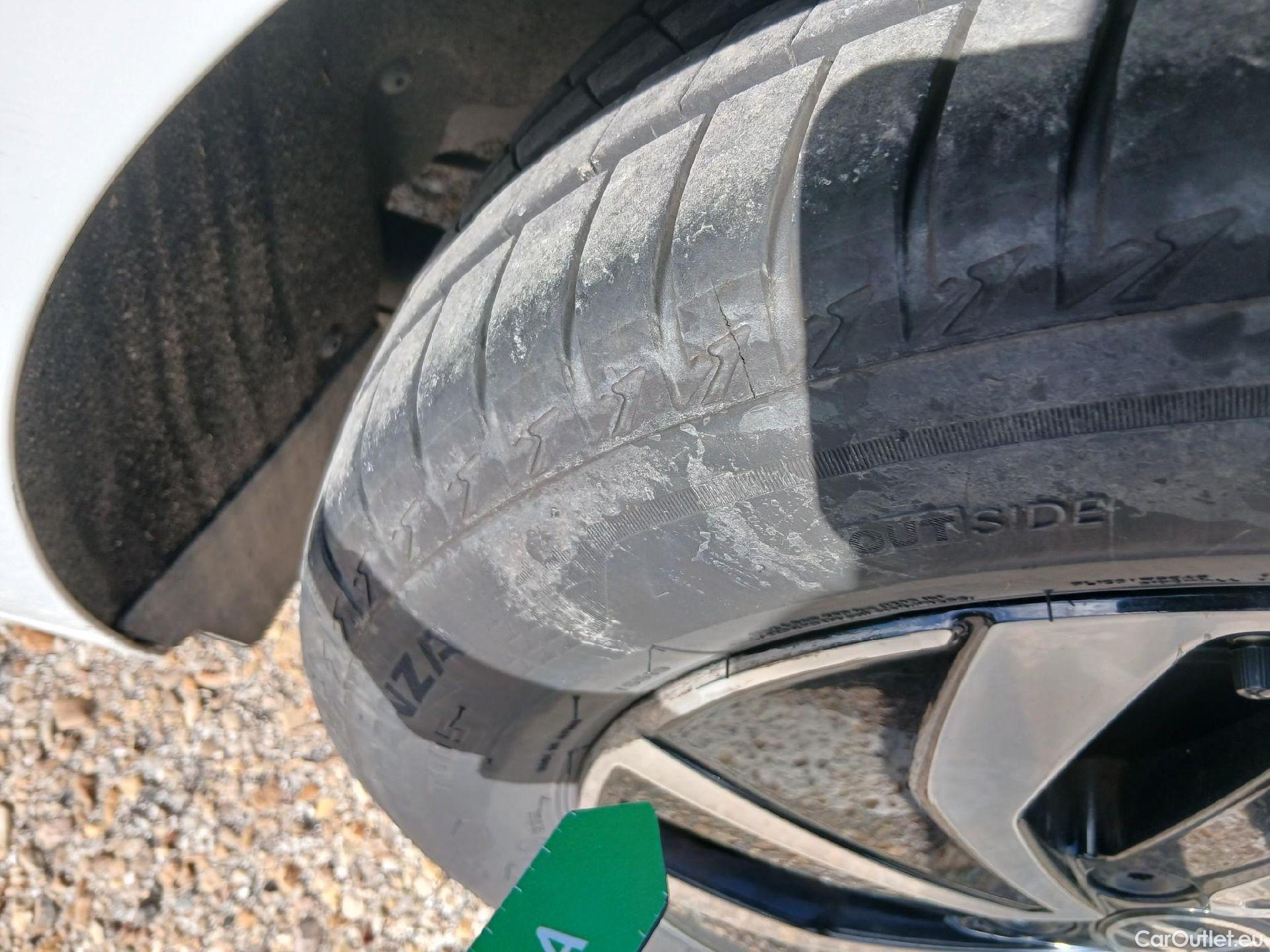  Volkswagen  Polo VOLKSWAGEN  / 2021 / 5P / berlina con portón Life 1.0 TSI 70kW (95CV) #3