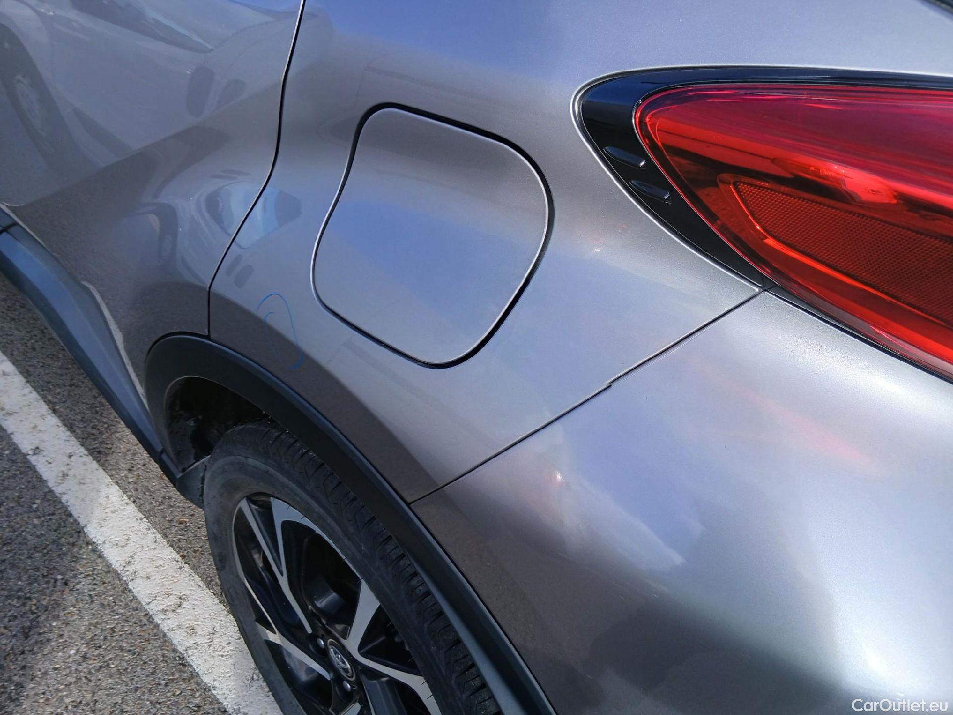  Toyota  C-HR TOYOTA  / 2016 / 5P / todoterreno 1.8 125H Advance (CX) #19