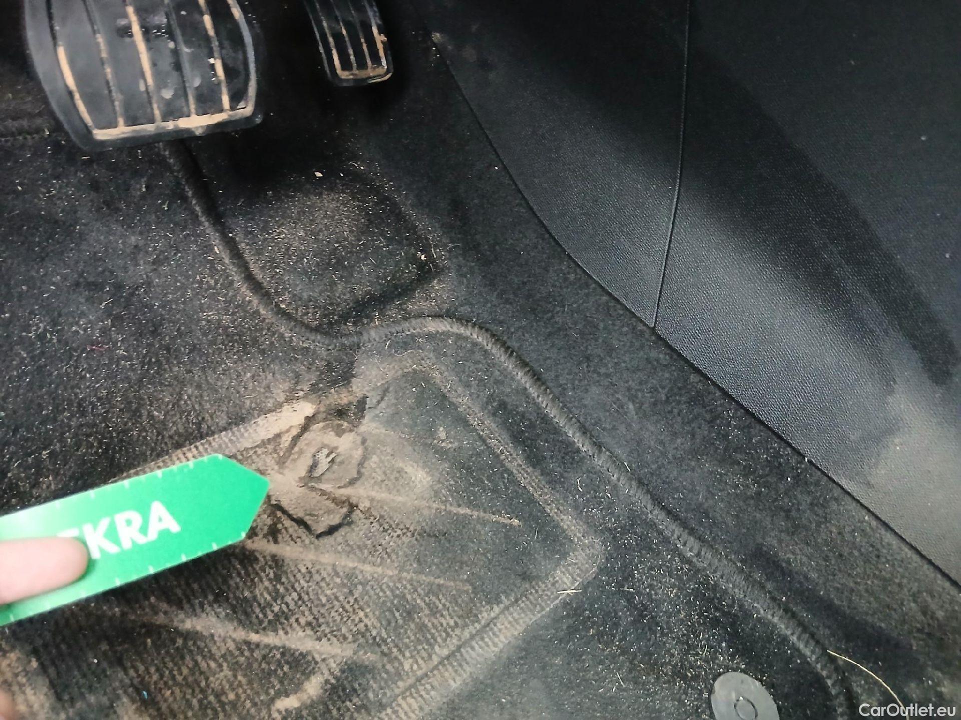  Peugeot  3008 PEUGEOT  Hybrid / 2020 / 5P / todoterreno 225 e-EAT8 Allure Pack #2