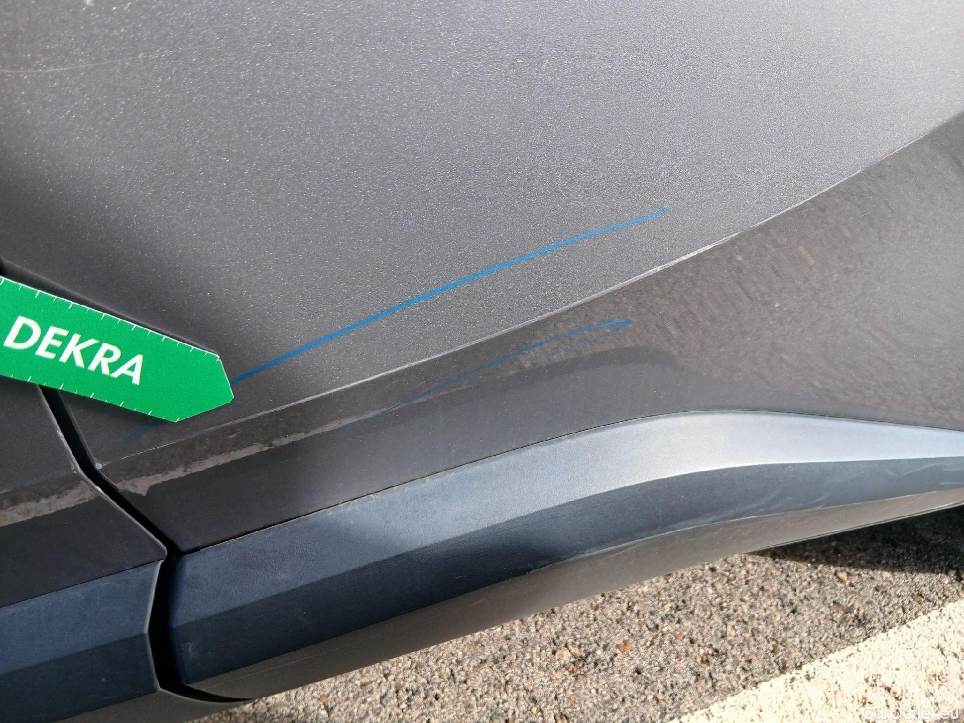  Toyota  C-HR TOYOTA  / 2016 / 5P / todoterreno 1.8 125H Advance (CX) #15