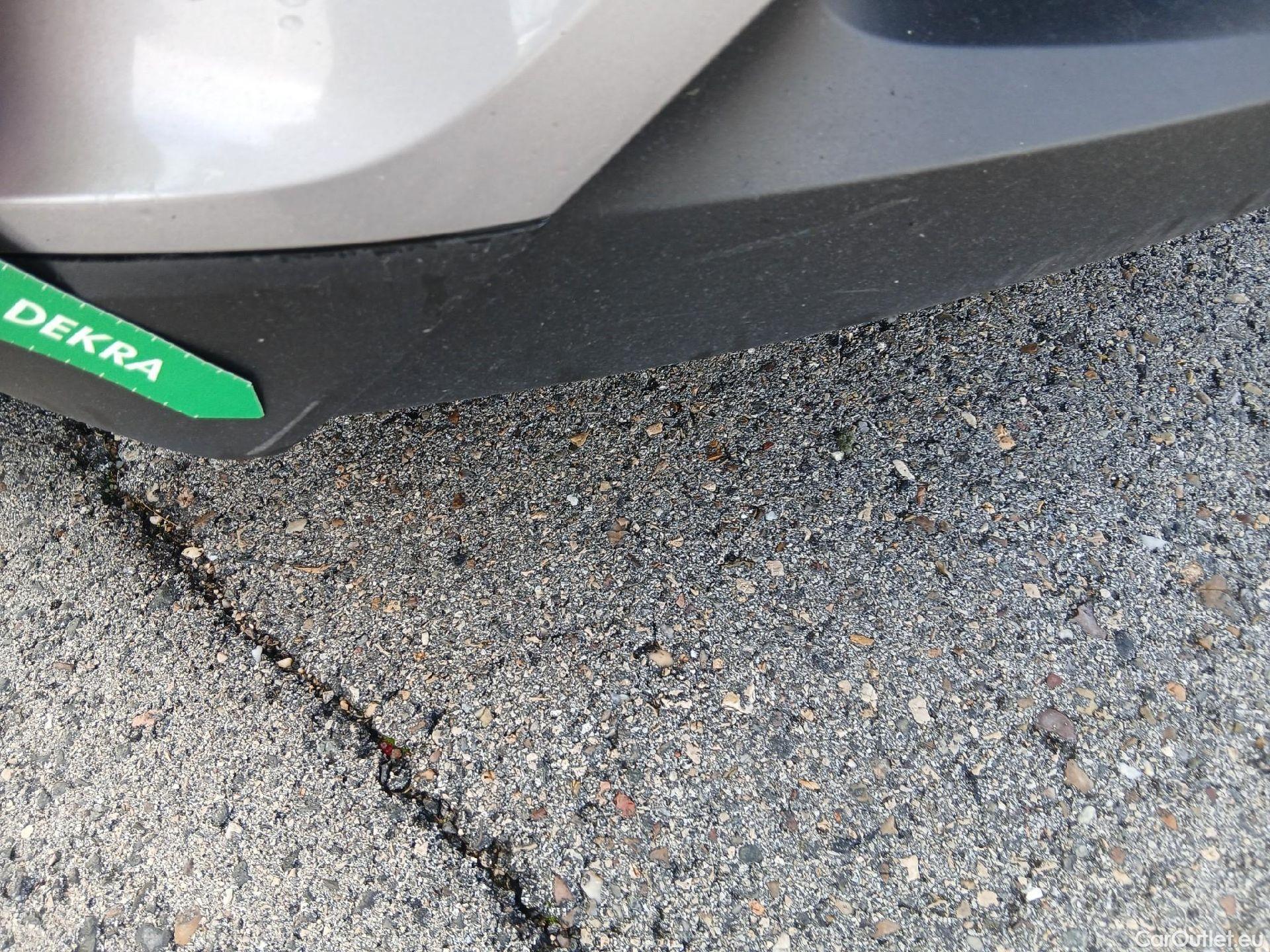  Toyota  C-HR TOYOTA  / 2016 / 5P / todoterreno 1.8 125H Advance (CX) #12