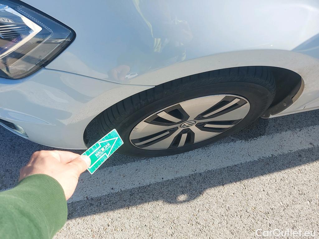  Volkswagen  Golf  VOLKSWAGEN / 2016 / 5P / berlina con portón e-ePower 110 kW (136CV) #2