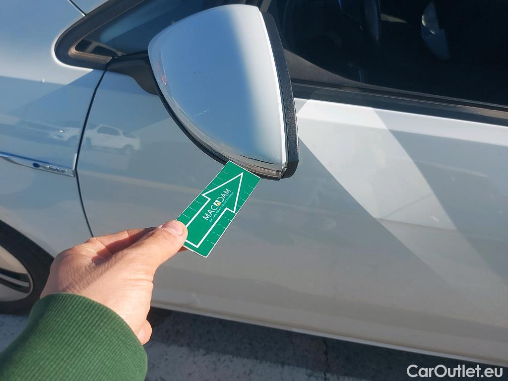  Volkswagen  Golf  VOLKSWAGEN / 2016 / 5P / berlina con portón e-ePower 110 kW (136CV) #10