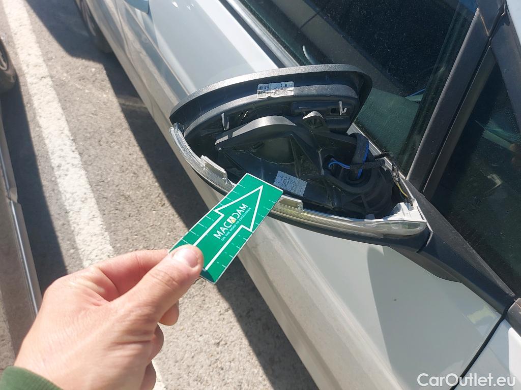  Volkswagen  Golf  VOLKSWAGEN / 2016 / 5P / berlina con portón e-ePower 110 kW (136CV) #4