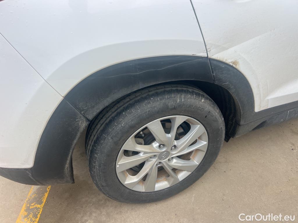  Hyundai  Tucson HYUNDAI  / 2018 / 5P / todoterreno 1.6 CRDI 85kW (116CV) 48V SLE 4X2(SP)(SL) #32