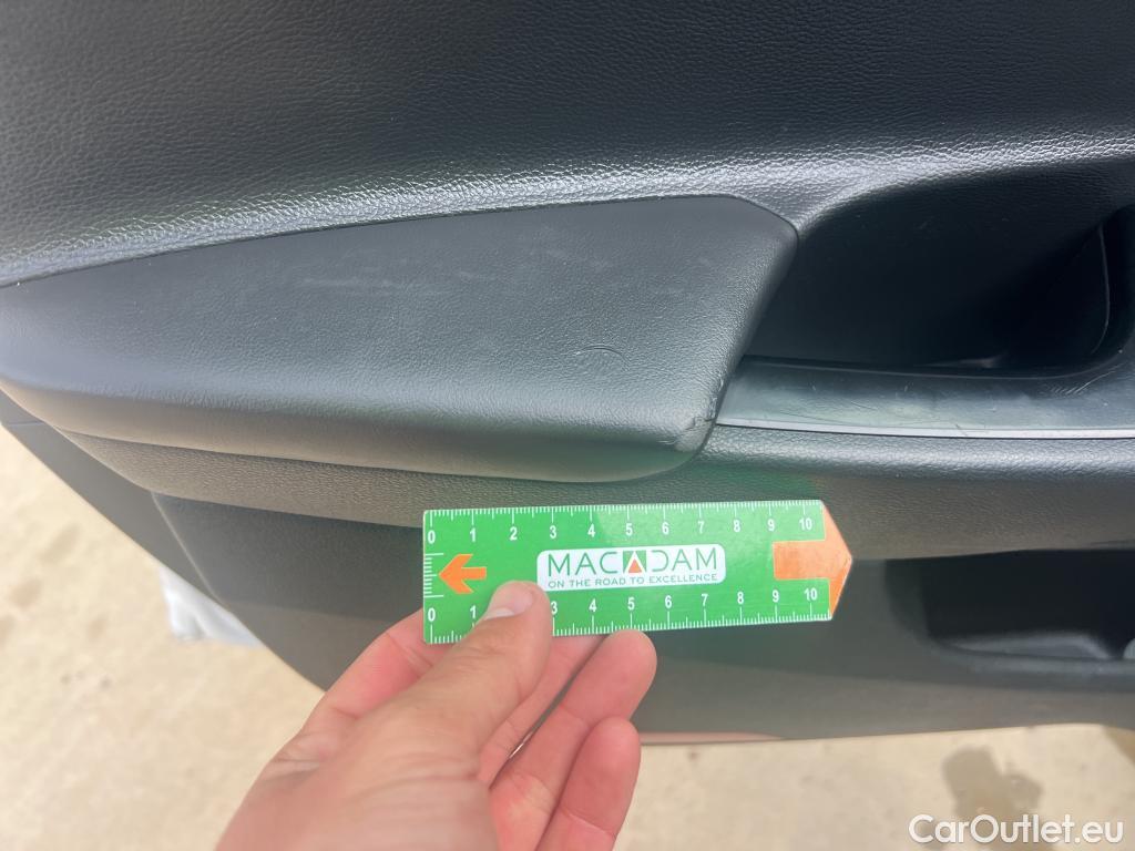  Hyundai  Tucson HYUNDAI  / 2018 / 5P / todoterreno 1.6 CRDI 85kW (116CV) 48V SLE 4X2(SP)(SL) #19