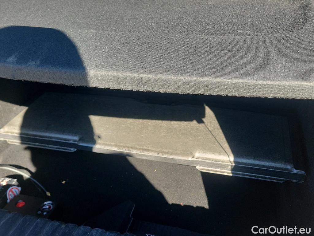  Bmw  Serie 1 BMW  / 2019 / 5P / berlina con portón 118i #33