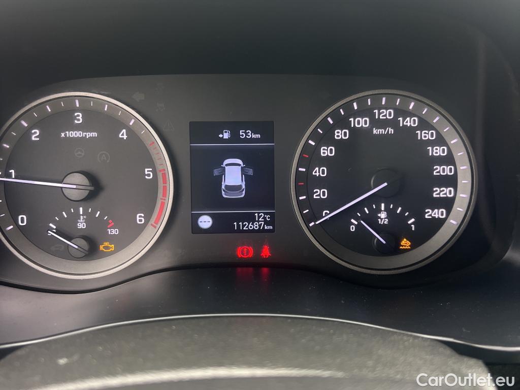  Hyundai  Tucson HYUNDAI  / 2018 / 5P / todoterreno 1.6 CRDI 85kW (116CV) 48V SLE 4X2(SP)(SL) #38