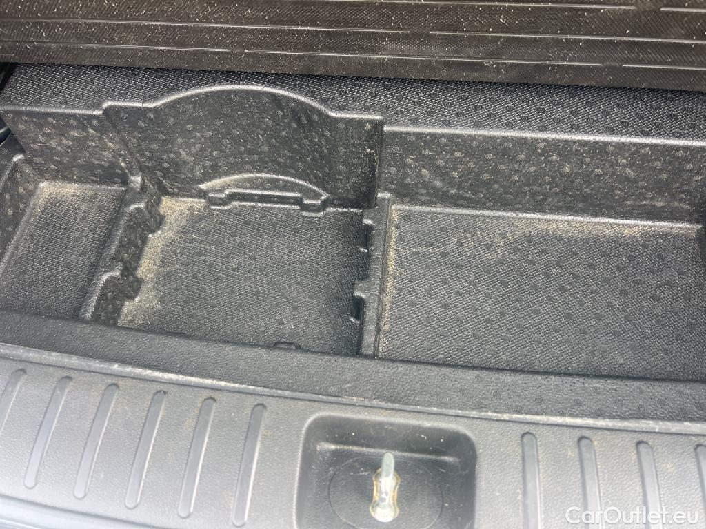  Hyundai  Tucson HYUNDAI  / 2018 / 5P / todoterreno 1.6 CRDI 85kW (116CV) 48V SLE 4X2(SP)(SL) #12