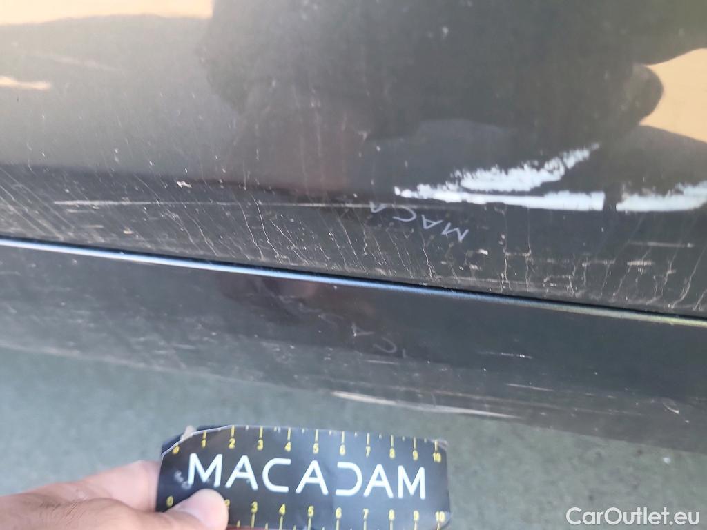  Bmw  Serie 1 BMW  / 2019 / 5P / berlina con portón 118i #18