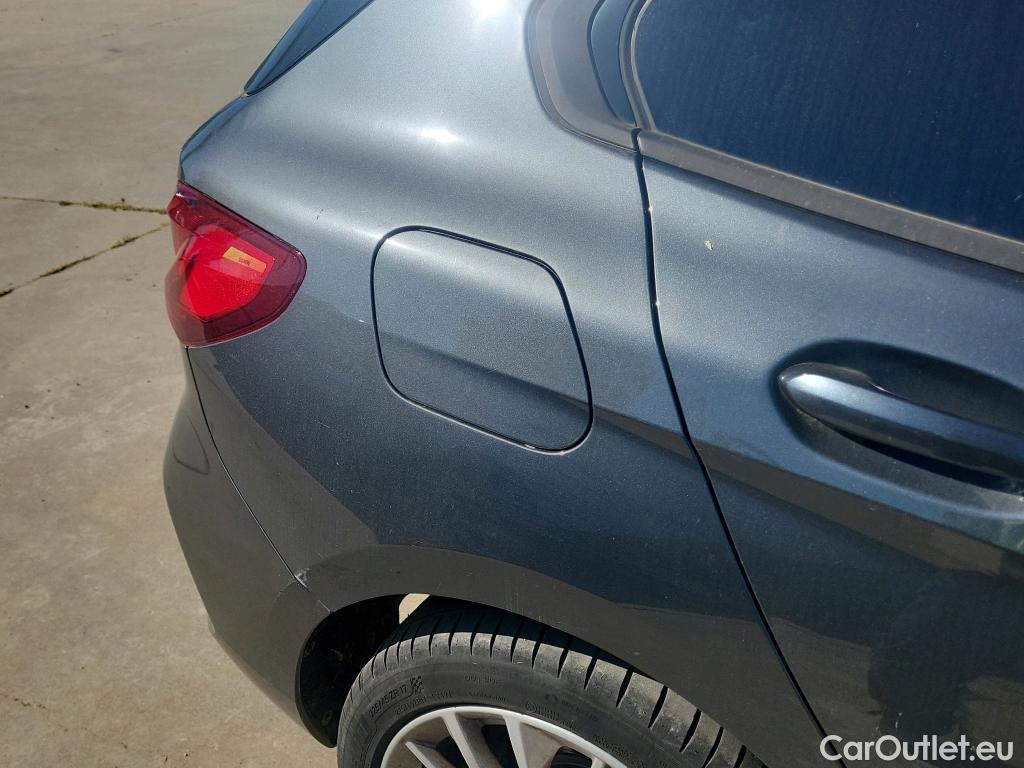  Bmw  Serie 1 BMW  / 2019 / 5P / berlina con portón 118i #9