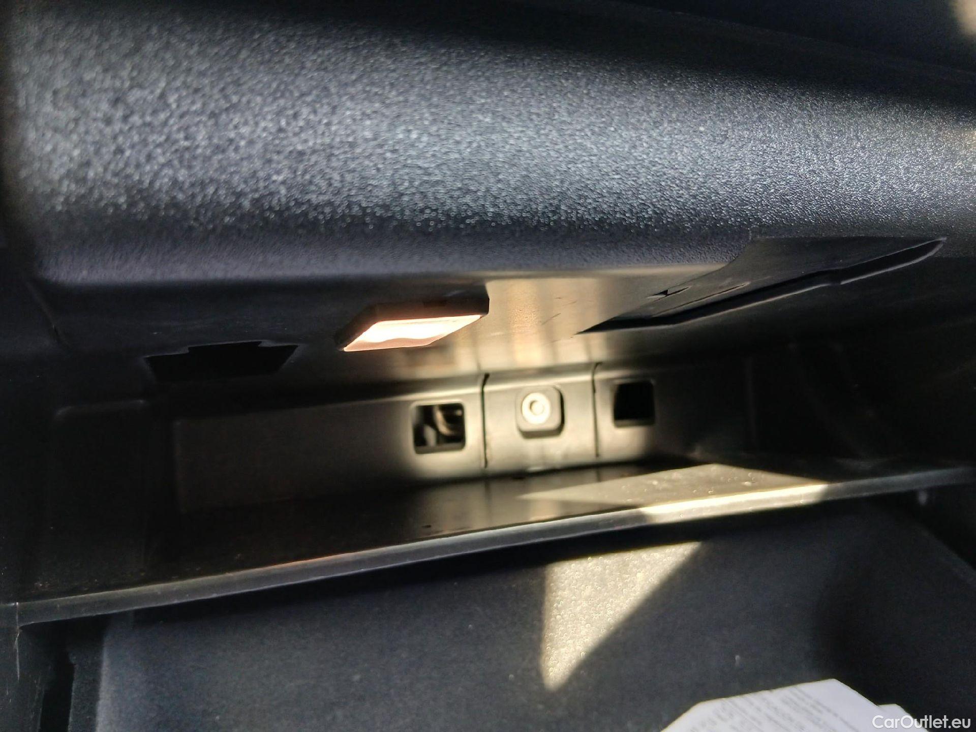  Volvo  XC90 VOLVO  / 2019 / 5P / todoterreno 2.0 B5 D5 AWD Business Plus Auto (CX) #2