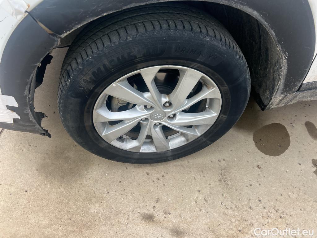  Hyundai  Tucson HYUNDAI  / 2018 / 5P / todoterreno 1.6 CRDI 85kW (116CV) 48V SLE 4X2(SP)(SL) #14