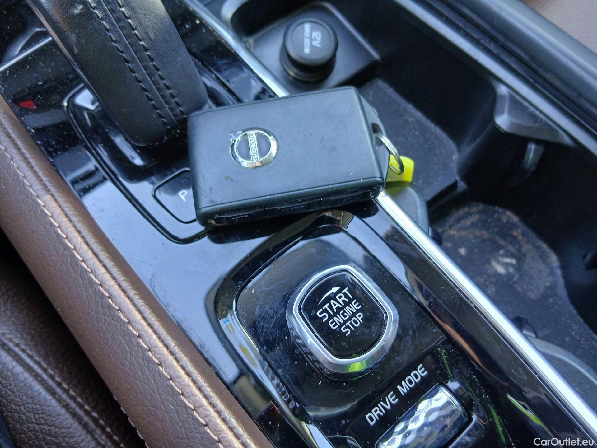  Volvo  XC90 VOLVO  / 2019 / 5P / todoterreno 2.0 B5 D5 AWD Business Plus Auto (CX) #1