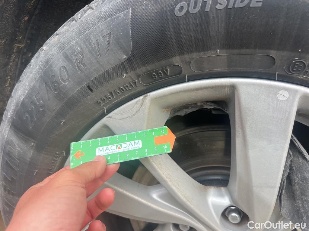  Hyundai  Tucson HYUNDAI  / 2018 / 5P / todoterreno 1.6 CRDI 85kW (116CV) 48V SLE 4X2(SP)(SL) #17