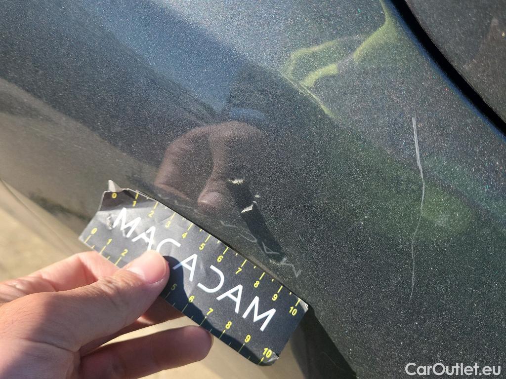  Bmw  Serie 1 BMW  / 2019 / 5P / berlina con portón 118i #24