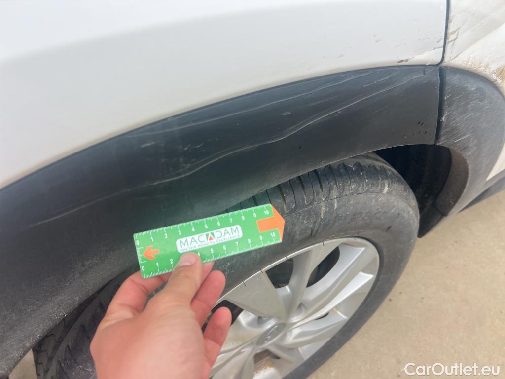  Hyundai  Tucson HYUNDAI  / 2018 / 5P / todoterreno 1.6 CRDI 85kW (116CV) 48V SLE 4X2(SP)(SL) #33