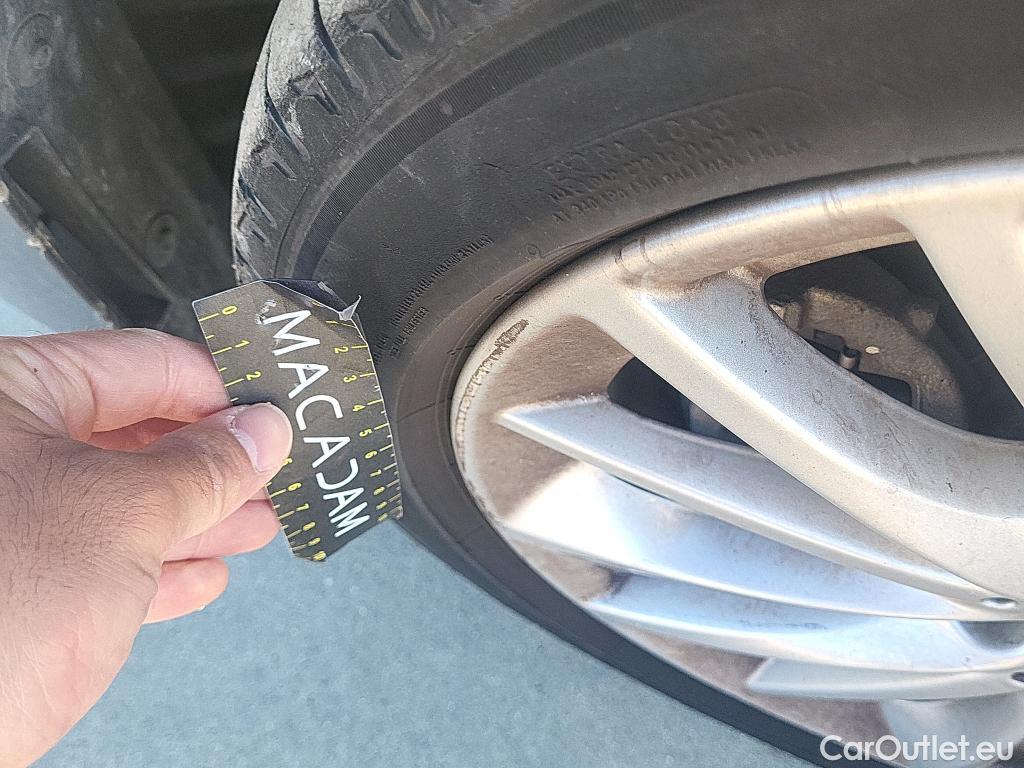  Bmw  Serie 1 BMW  / 2019 / 5P / berlina con portón 118i #14