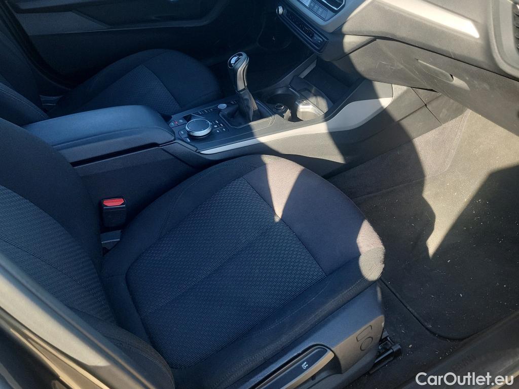  Bmw  Serie 1 BMW  / 2019 / 5P / berlina con portón 118i #35