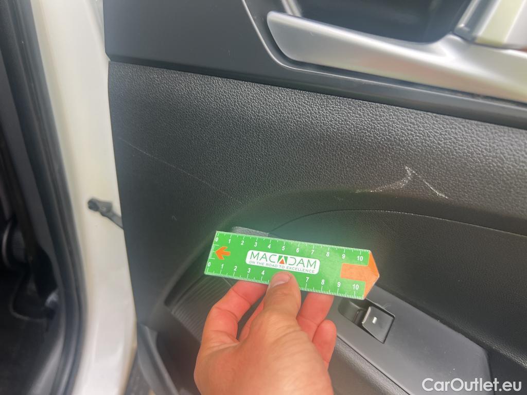  Hyundai  Tucson HYUNDAI  / 2018 / 5P / todoterreno 1.6 CRDI 85kW (116CV) 48V SLE 4X2(SP)(SL) #25