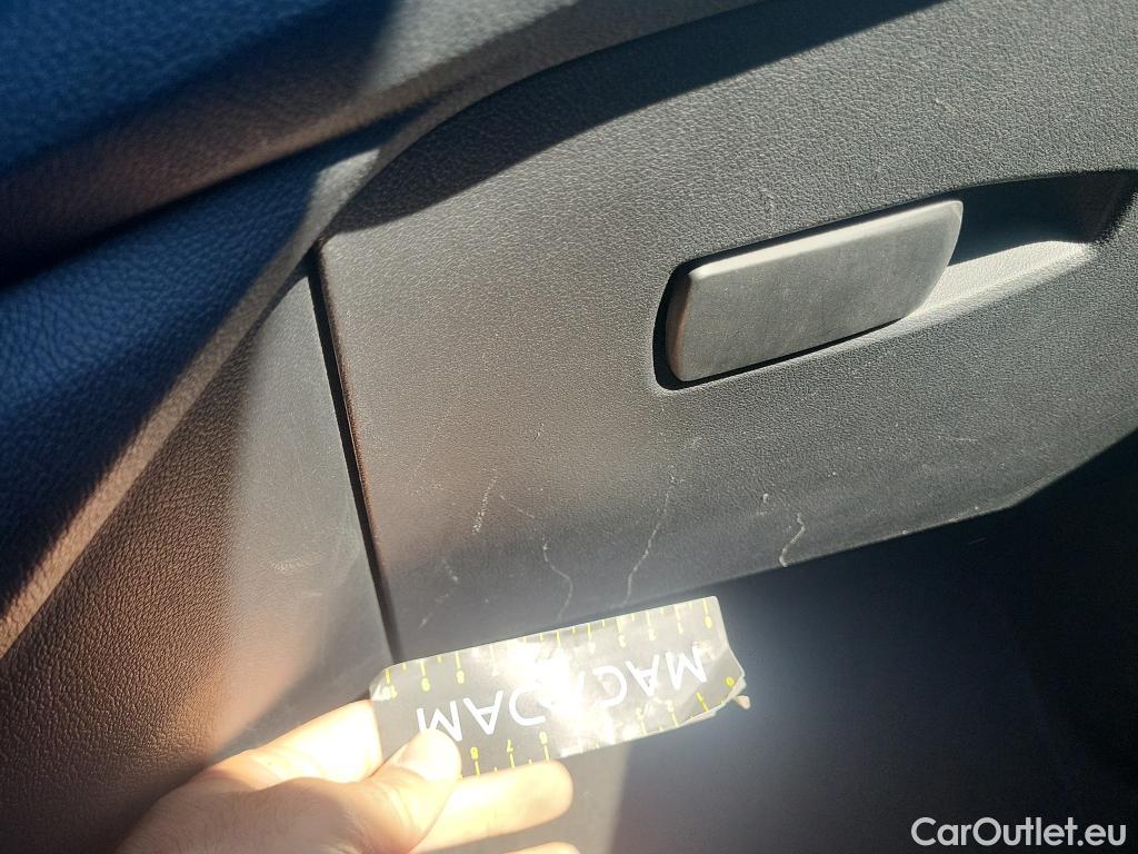  Bmw  Serie 1 BMW  / 2019 / 5P / berlina con portón 118i #22