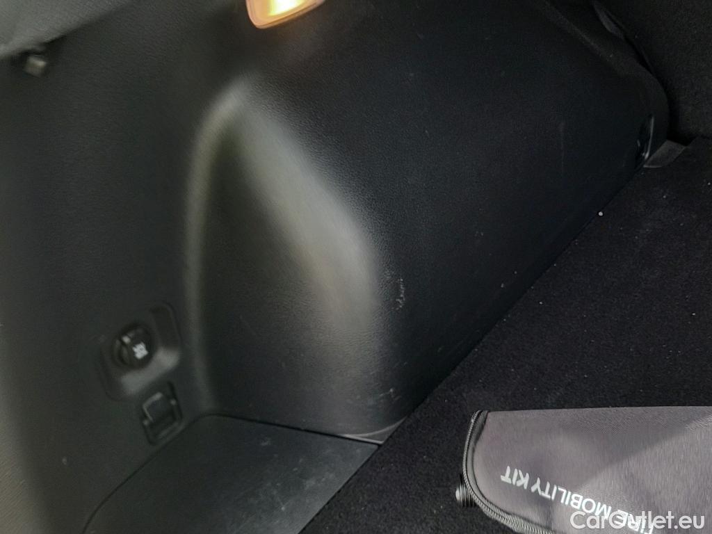  KIA  Sportage KIA  / 2022 / 5P / todoterreno 1.6 T-GDi 110kW (150CV) Concept 4x2 #24