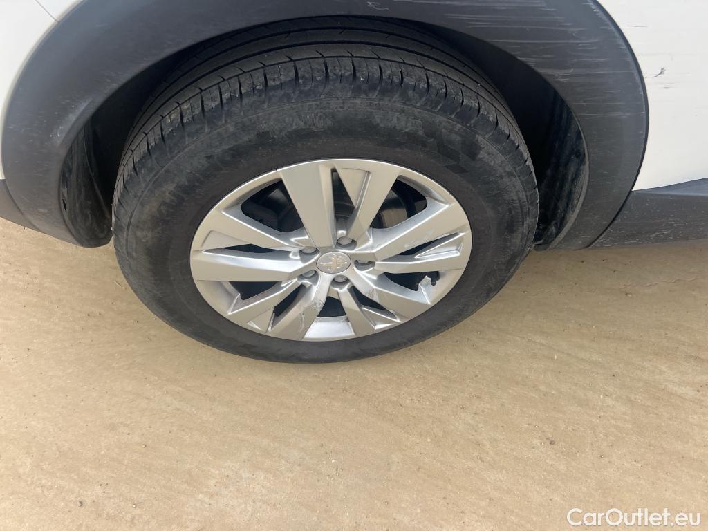  Peugeot  3008 PEUGEOT  / 2020 / 5P / todoterreno 1.2 PureTech 96KW S&S Active Pack EAT8 #14
