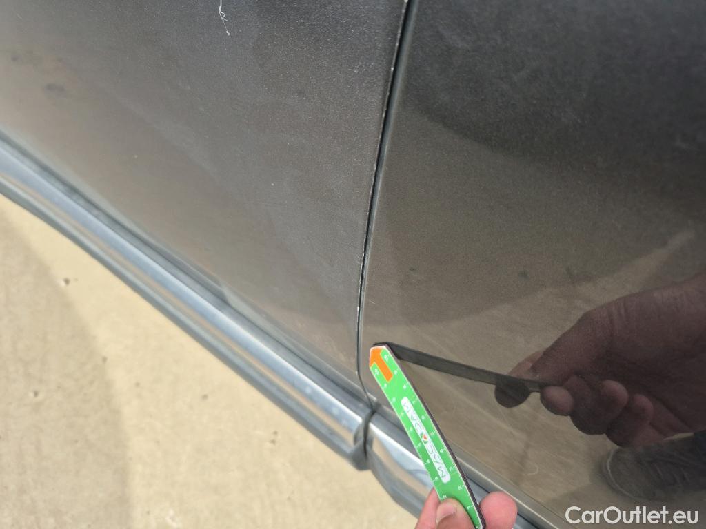  Peugeot  3008 PEUGEOT  Hybrid / 2020 / 5P / todoterreno 225 e-EAT8 Allure (AC2) #9