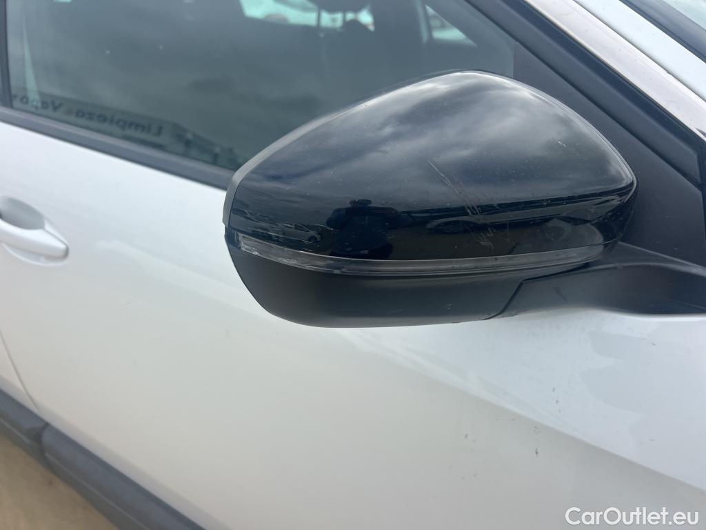  Peugeot  3008 PEUGEOT  / 2020 / 5P / todoterreno 1.2 PureTech 96KW S&S Active Pack EAT8 #36