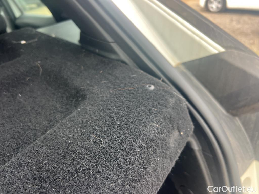  Peugeot  3008 PEUGEOT  / 2020 / 5P / todoterreno 1.2 PureTech 96KW S&S Active Pack EAT8 #17