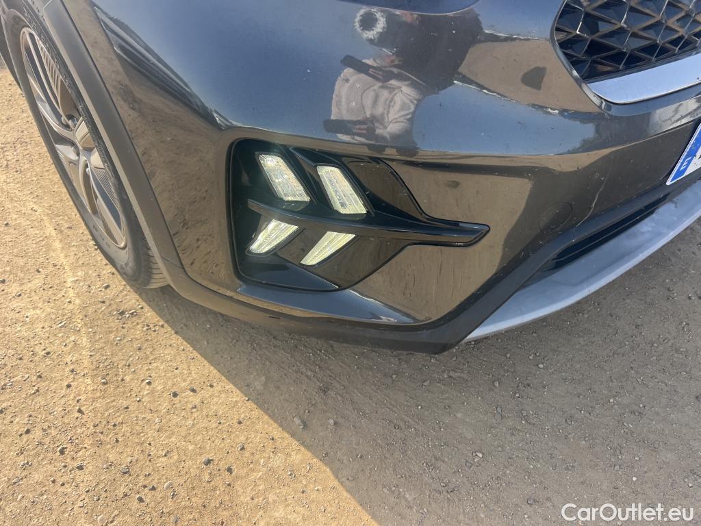  KIA  Niro KIA  / 2019 / 5P / crossover 1.6 GDi HEV 104kW (141CV) Drive #19