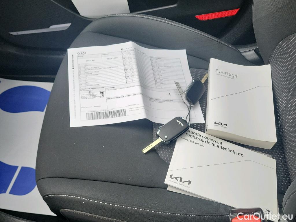  KIA  Sportage KIA  / 2022 / 5P / todoterreno 1.6 T-GDi MHEV 110kW (150CV) Drive 4x2 #10