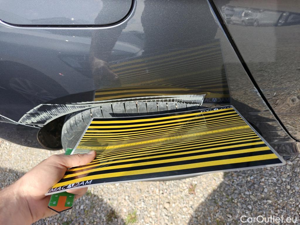  Bmw  Serie 1 BMW  / 2019 / 5P / berlina con portón 118i #3