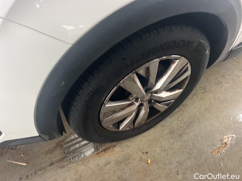  Peugeot  3008 PEUGEOT  / 2020 / 5P / todoterreno 1.2 PureTech 96KW S&S Active Pack EAT8 #5