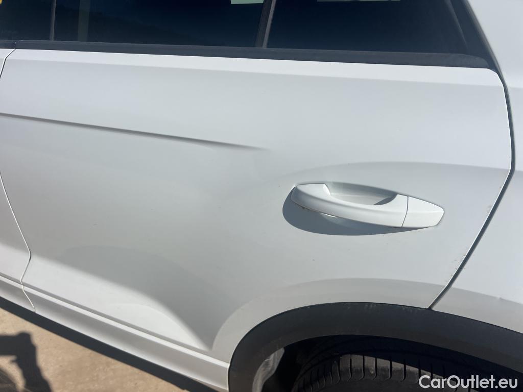  Volkswagen  T-ROC VOLKSWAGEN  / 2017 / 5P / todoterreno Advance R-Line 2.0 TDI 85kW (115CV) #15