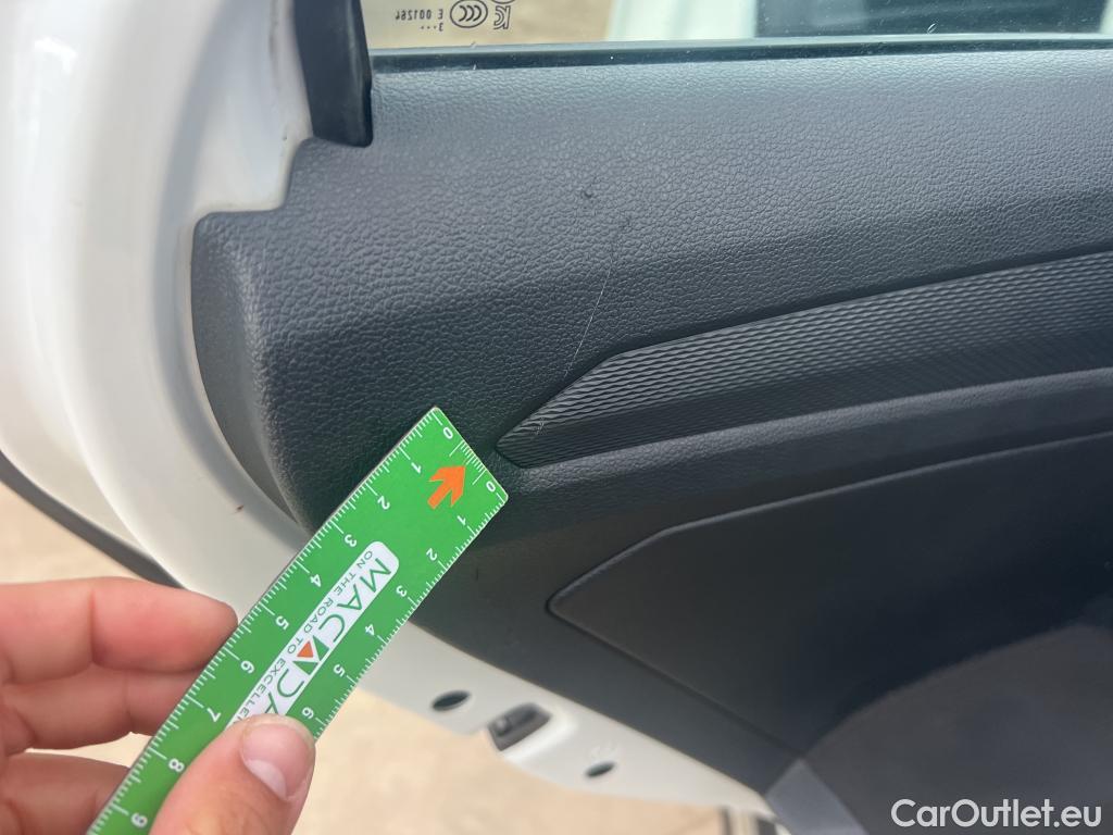  Volkswagen  T-ROC  2.0 TDI 115CV MT6 E6d #17