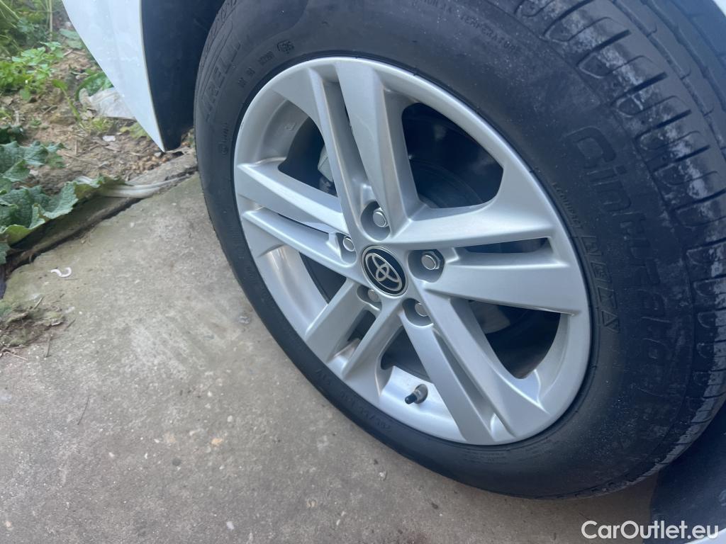  Toyota  Corolla TOYOTA  / 2019 / 5P / familiar 1.8 125H ACTIVE TECH E-CVT TOU SPORT #9