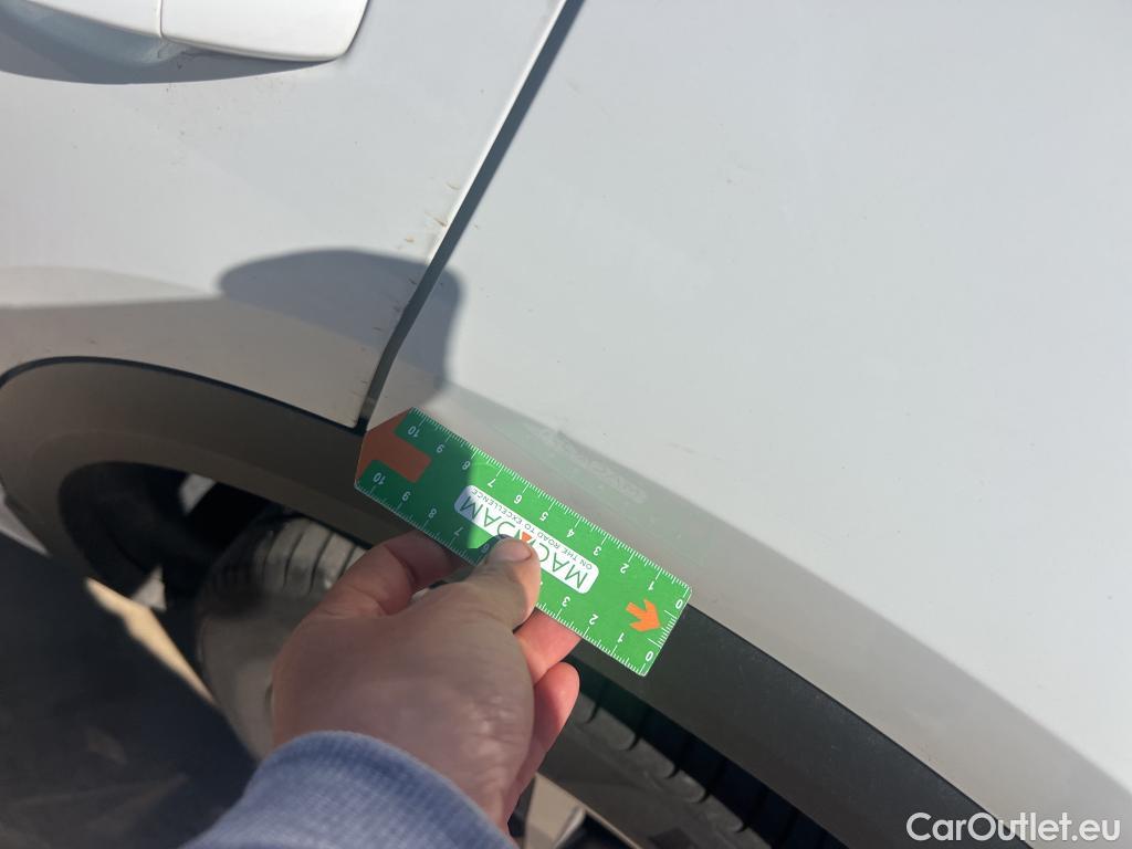  Volkswagen  T-ROC VOLKSWAGEN  / 2017 / 5P / todoterreno Advance R-Line 2.0 TDI 85kW (115CV) #6