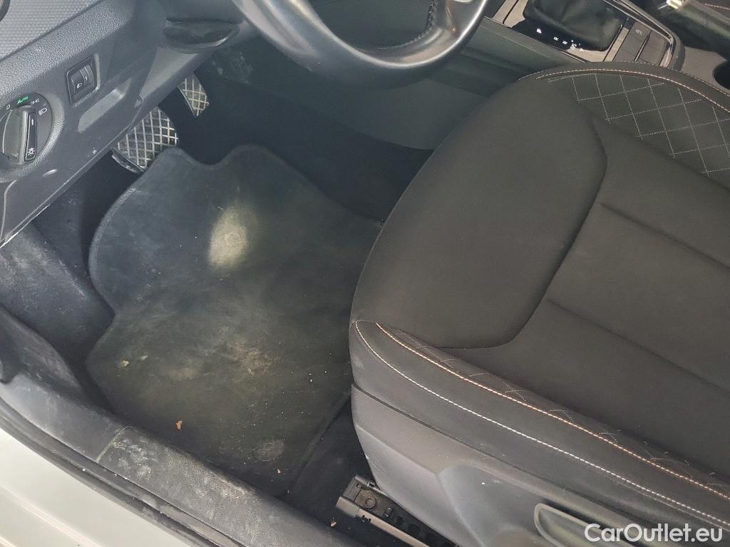  Skoda  KAMIQ SKODA  1.0 TSI 81kW (110CV) DSG Ambition #16