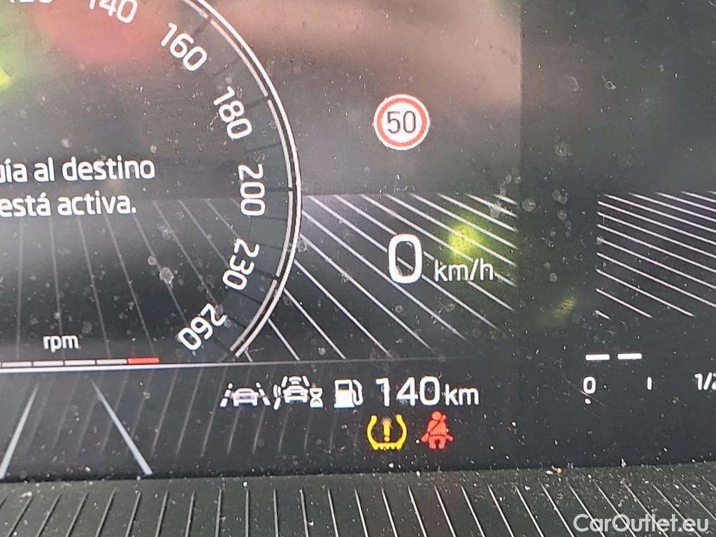  Skoda  Fabia SKODA  / 2021 / 5P / berlina con portón 1.0 TSI 85KW (115CV) Selection  #23