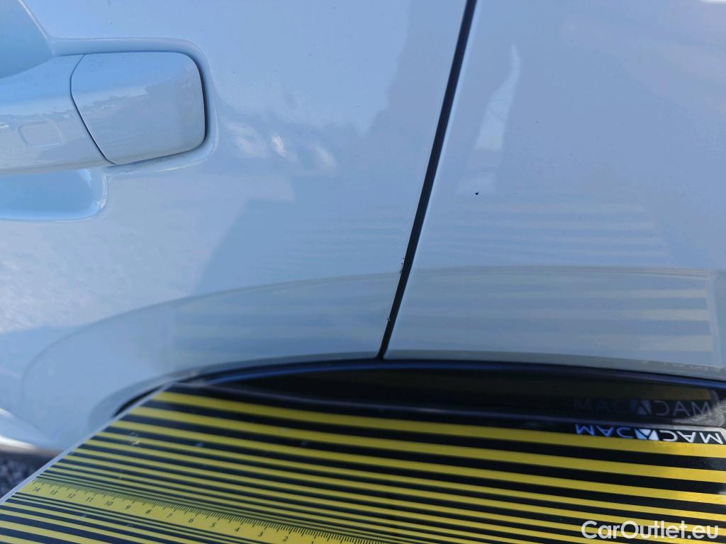  Audi  Q2 AUDI  / 2016 / 5P / todoterreno Design 30 TFSI 85kW (116CV) (AC) #28