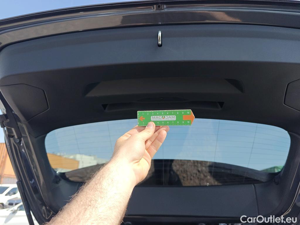  Bmw  Serie 1 BMW  / 2019 / 5P / berlina con portón 118i #32