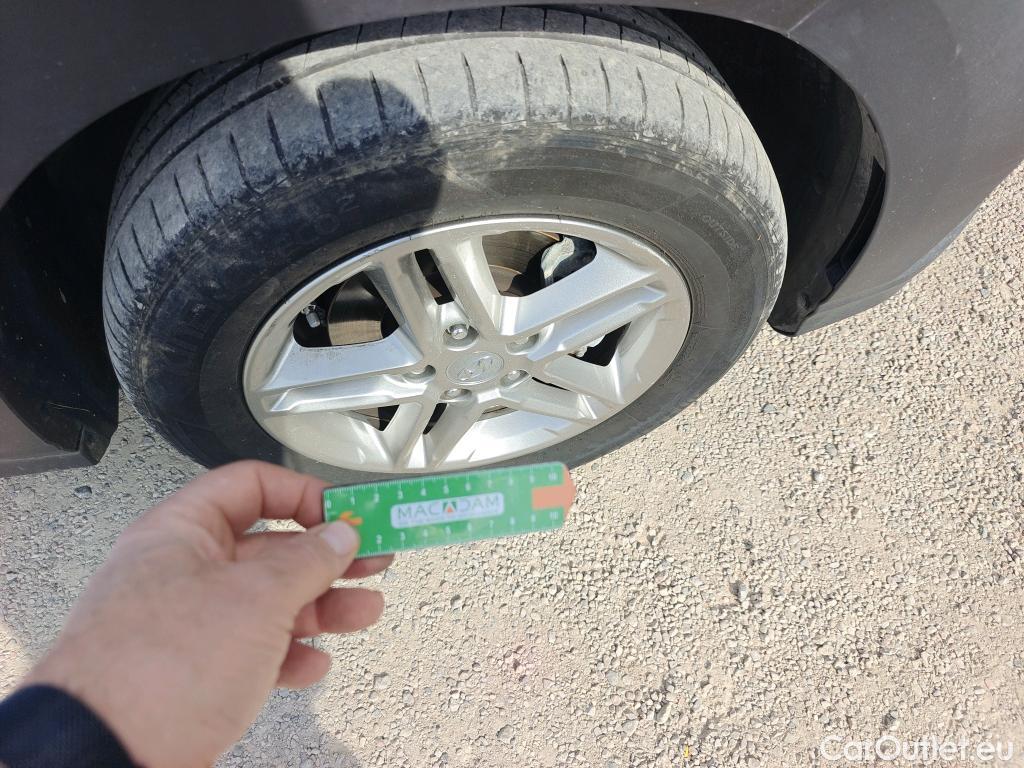  Hyundai  Konna HYUNDAI Kona / 2020 / 5P / todoterreno 1.6 CRDI 100kW (136CV) 48V Maxx 4X2 #3