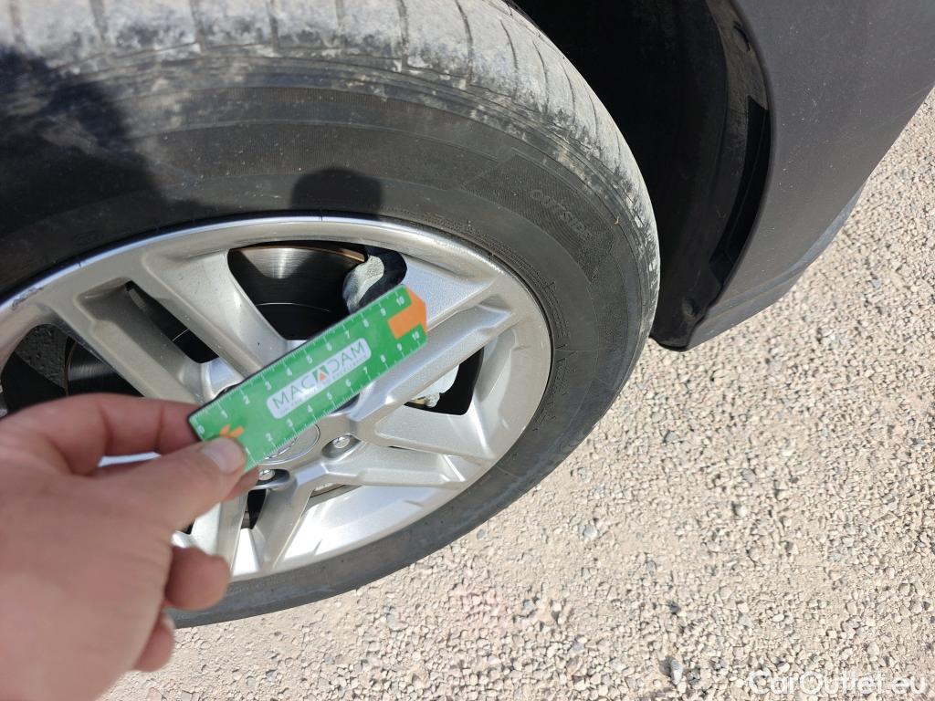  Hyundai  Konna HYUNDAI Kona / 2020 / 5P / todoterreno 1.6 CRDI 100kW (136CV) 48V Maxx 4X2 #4