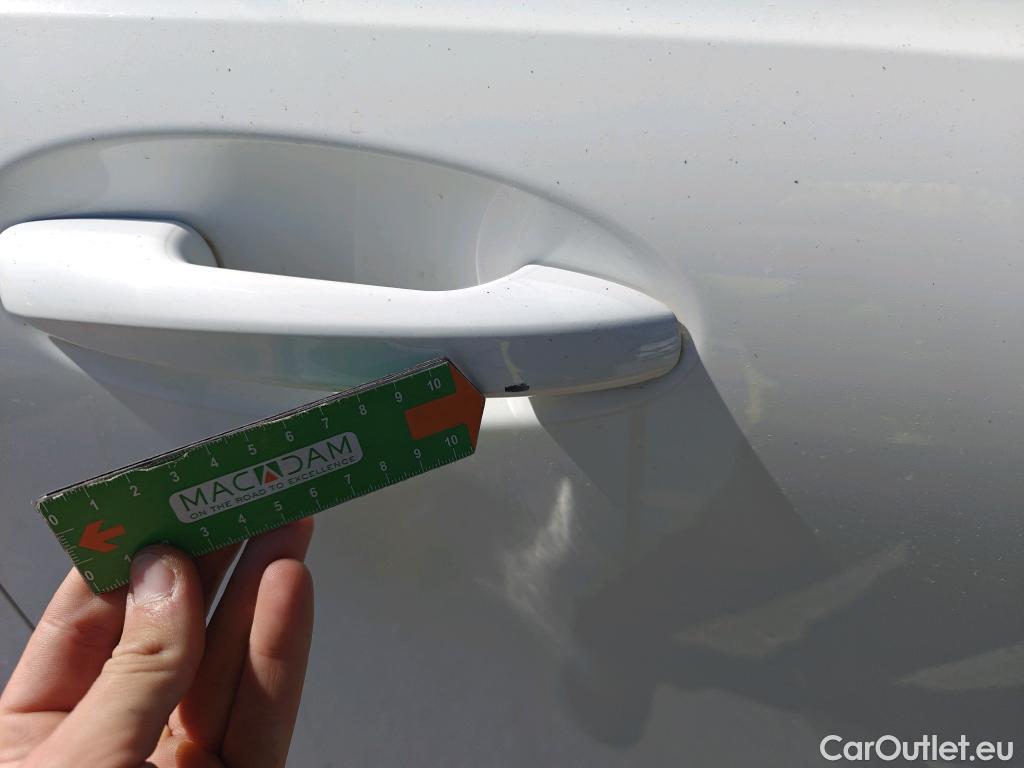  Mercedes  GLB MERCEDES-BENZ  / 2019 / 5P / todoterreno 2.0  200 D DCT 110KW (150CV) #51